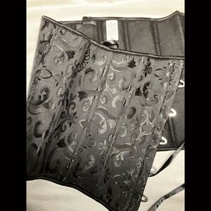 BLACK UNDER BUST CORSET BELT GOTHIC STEAM PUNK SIZE M TO XL BRAND NEW HALLOWEEN